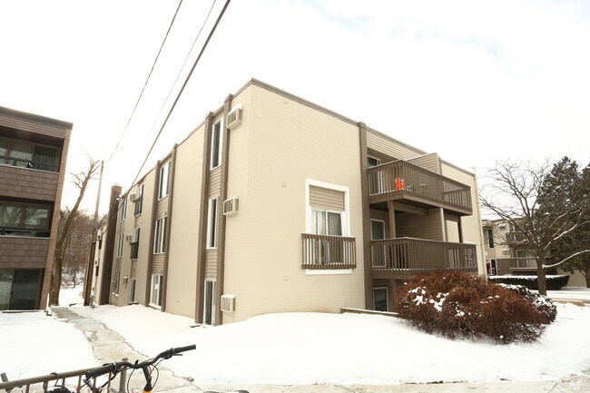 Building Photo - River Park Apartments