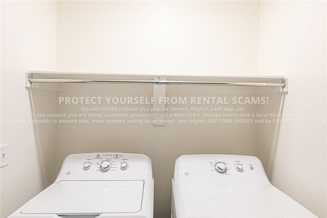 Building Photo - 1272 N Corsica Dr