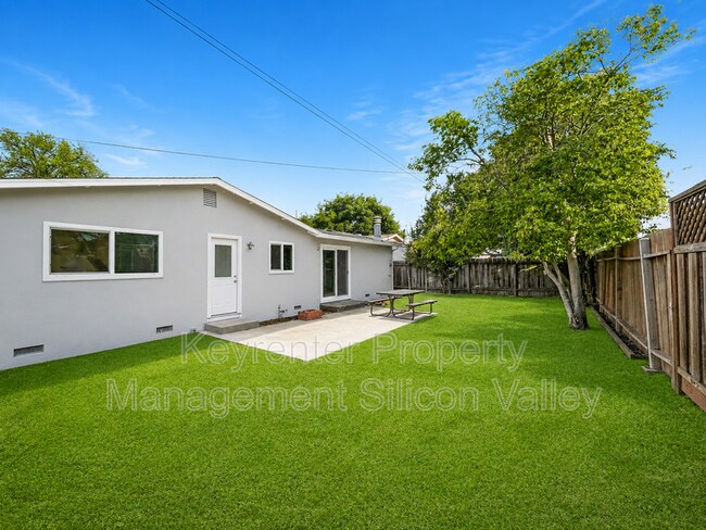 Building Photo - 6772 John Dr
