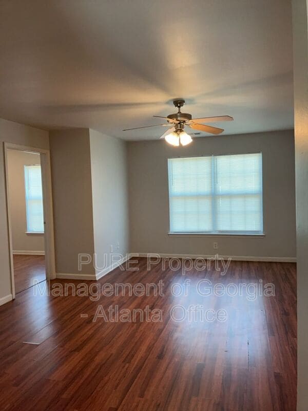 Building Photo - 1706-1706 Stonehaven Cir