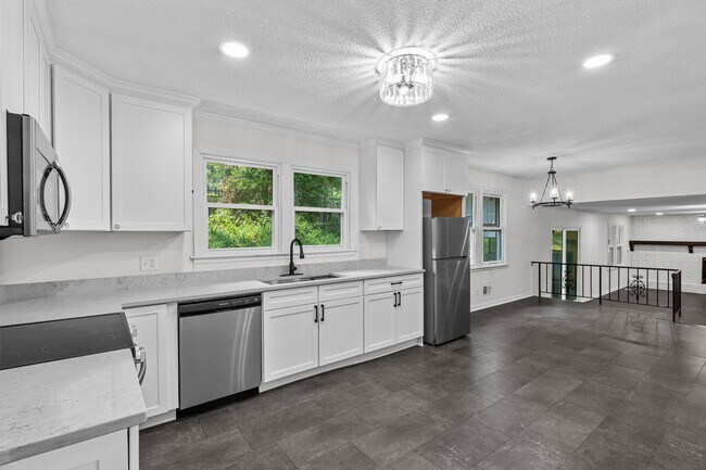 Building Photo - 4003 Rockbridge Rd