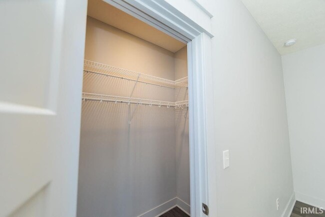 Building Photo - 1115 W Rangeview Cir