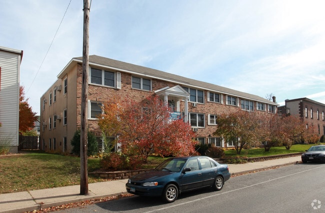 Building Photo - 3441 Bryant Ave S