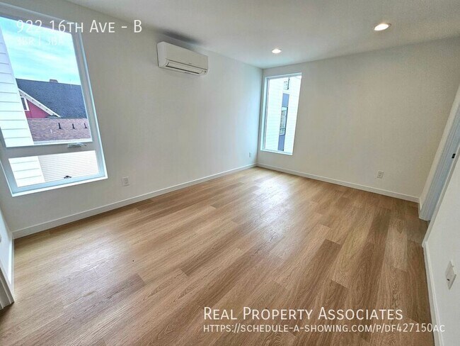 Building Photo - 922 16th Ave