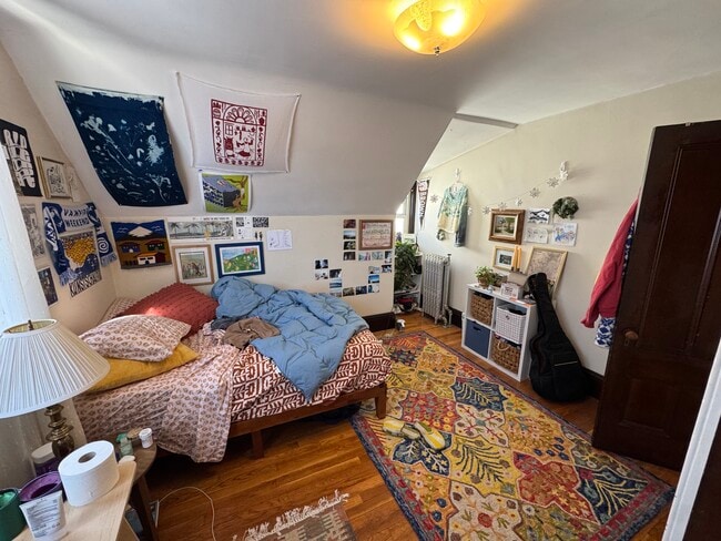 Building Photo - 211 Holland St