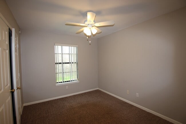 Building Photo - Langley Westminster Duplex