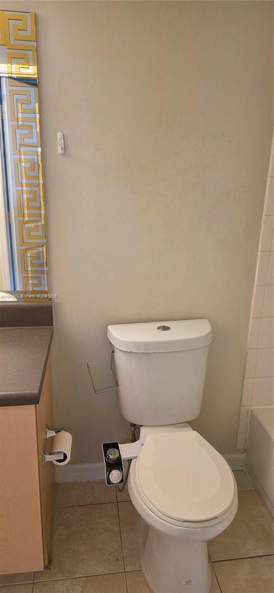 Building Photo - 2427 Centergate Dr