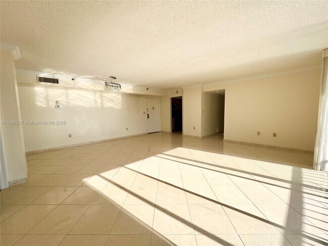 Building Photo - 17600 N Bay Rd