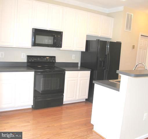 Building Photo - 21079 Alberta Terrace