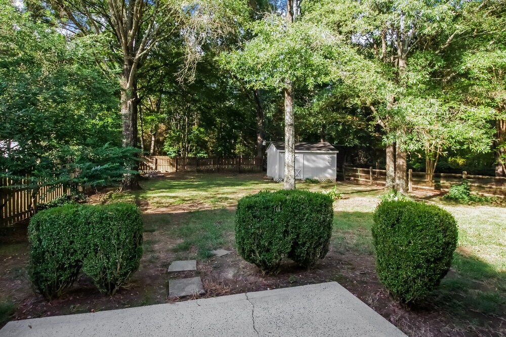 Building Photo - 3405 Mayhurst Dr