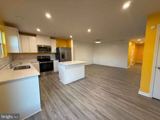 Building Photo - 179 Olympus Rd