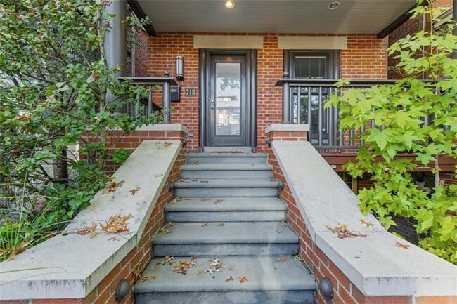 Building Photo - 718 Filbert St