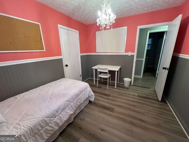 Building Photo - 130 Shaw Dr