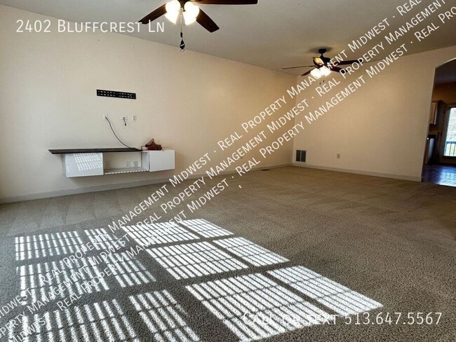 Building Photo - 2402 Bluffcrest Ln