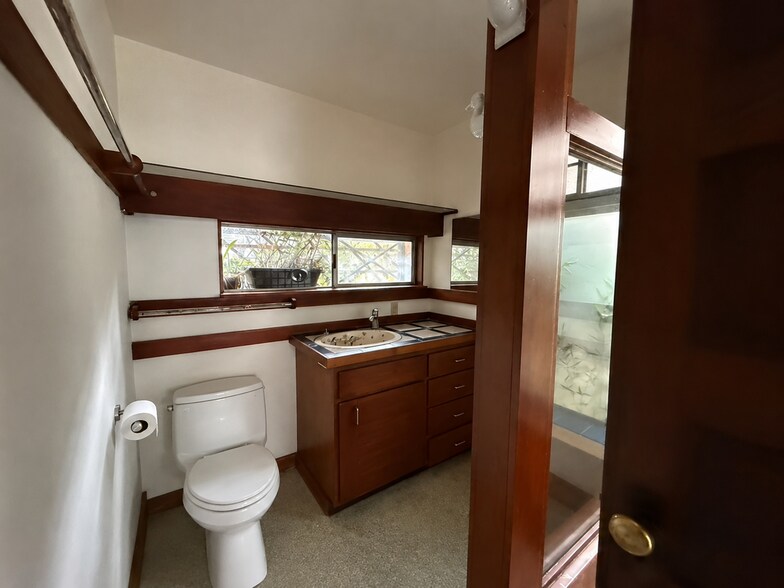 Building Photo - Private Venice Bungalow Near Abbot Kinney | 1BR + Office, 2 Baths, Garden Patio
