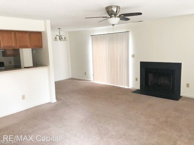 Building Photo - 2 br, 2 bath House - 6 Tamarisk Quay Unit F