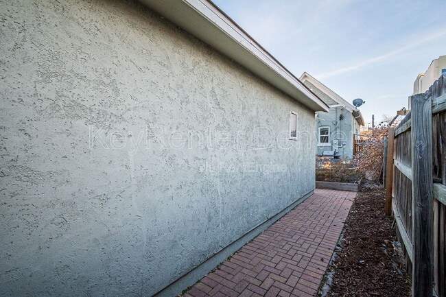 Building Photo - 3033 Welton St