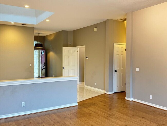 Building Photo - 8116 Manx Dr