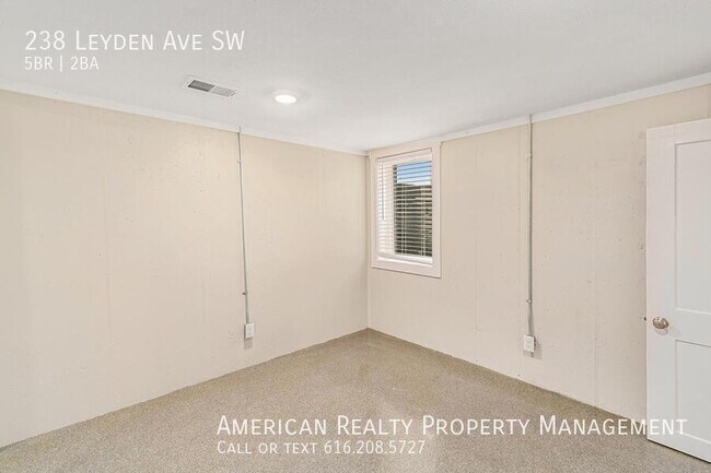 Building Photo - 238 Leyden Ave SW