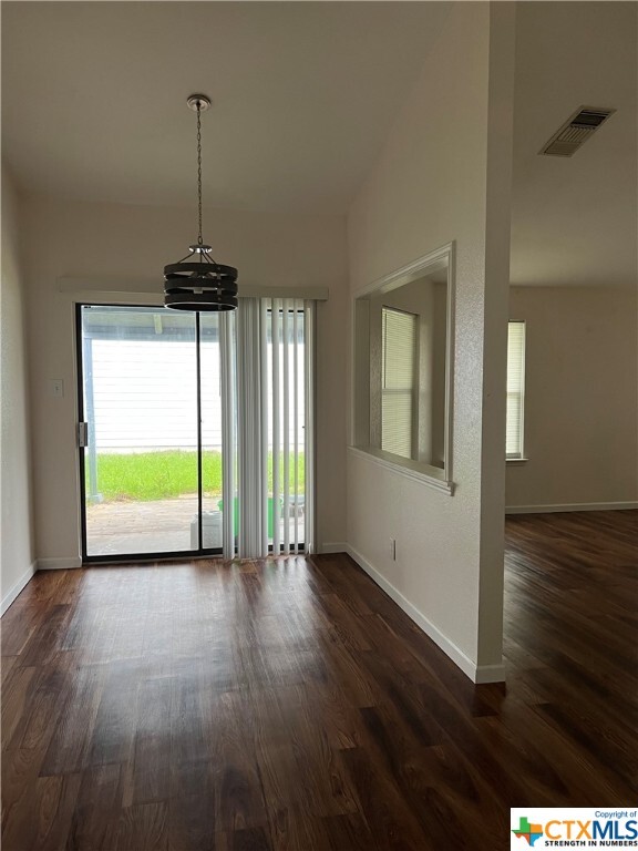 Building Photo - 2216 Cimmaron Dr