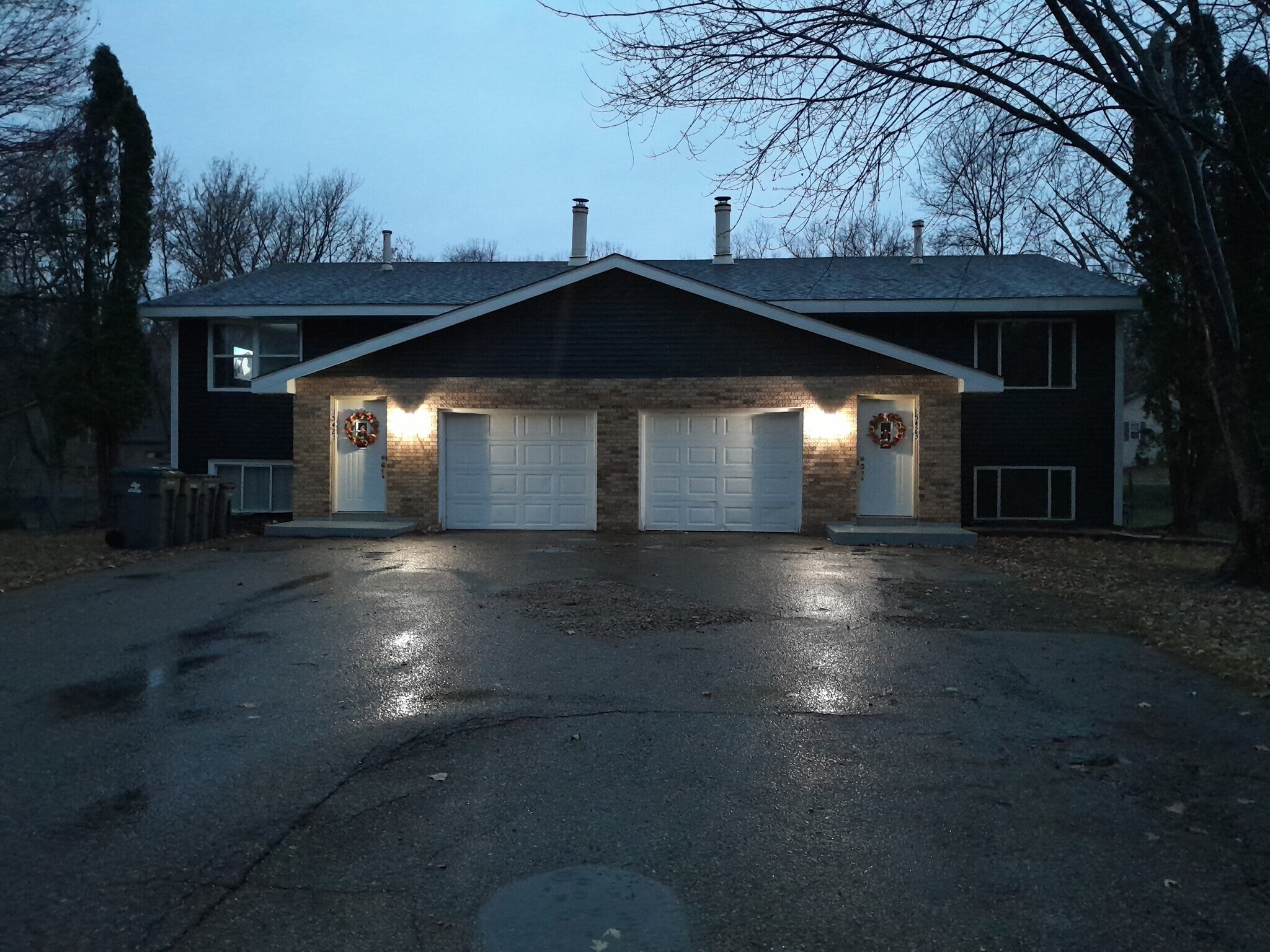 Building Photo - 15423 Trillium Cir