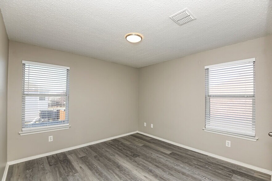 Building Photo - 3340 Chapel Ridge Way