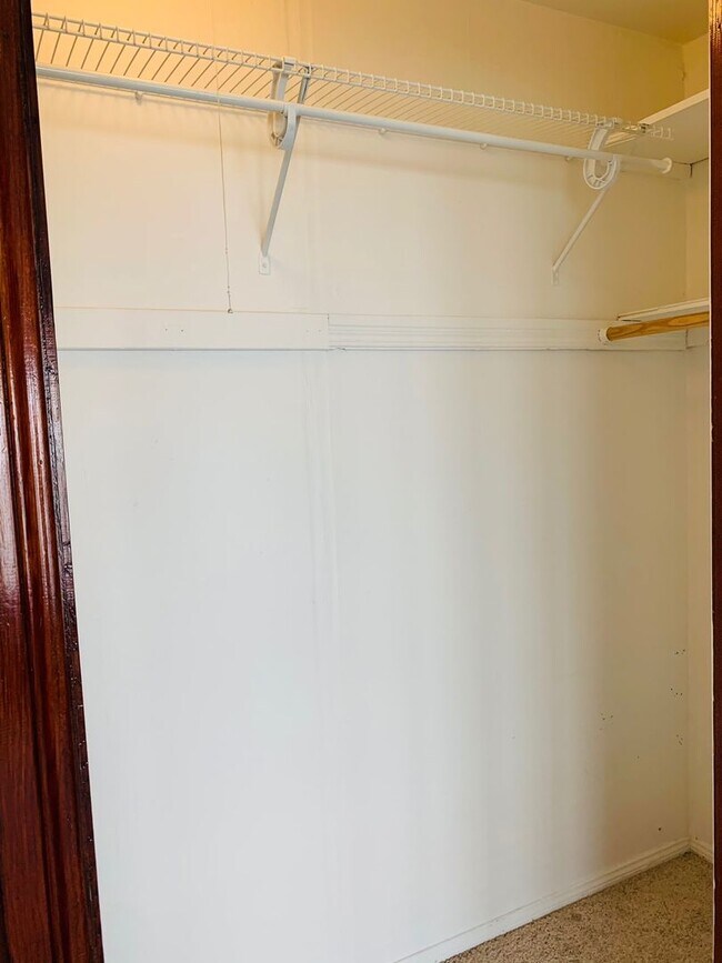 Interior Photo - 11923-27 Venice Blvd