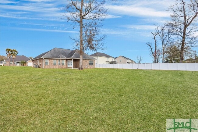 Building Photo - 720 English Oak Dr