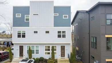 Building Photo - Fully Furnished House on the River! 10 min...
