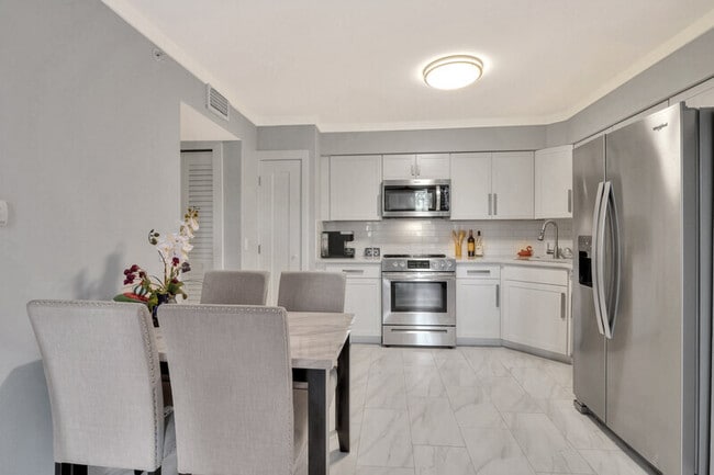 Building Photo - 8687 River Homes Lane