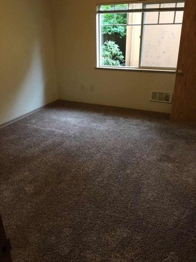 Building Photo - Large Campus area 4 Bed House includes W, S, G, storage unit & much more!