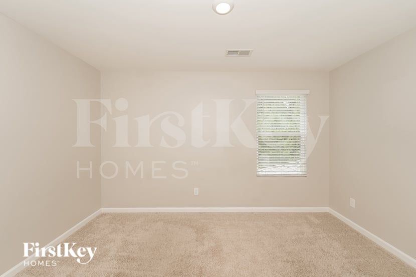 Building Photo - 4131 Park Crossings Dr