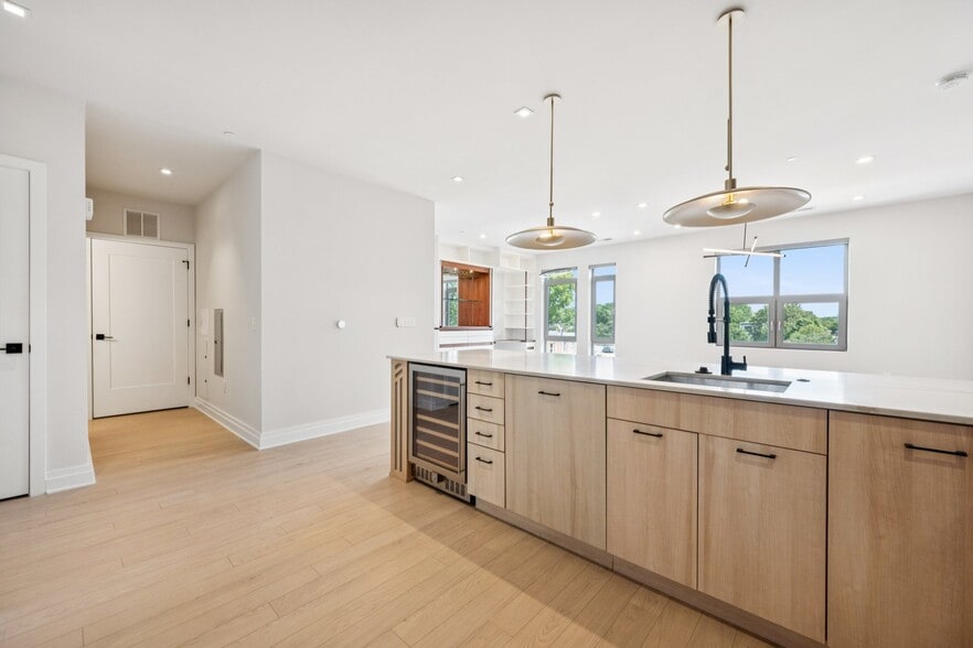 Building Photo - 900 11th St SE