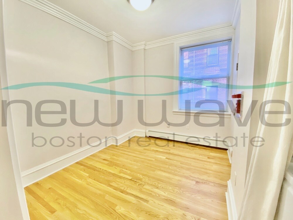 Building Photo - 31 Massachusetts Ave