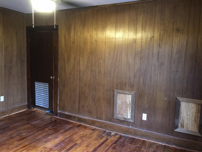 Building Photo - 3725 Edison Ave