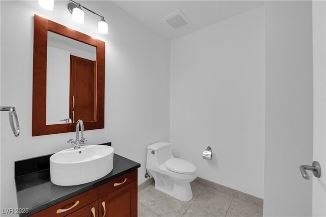 Building Photo - 4575 Dean Martin Dr