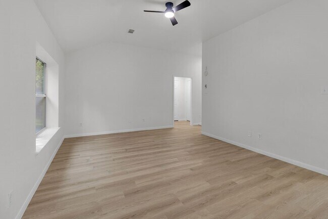 Building Photo - 16413 Danika Oak