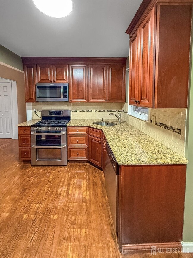Building Photo - 207 Remsen Ave