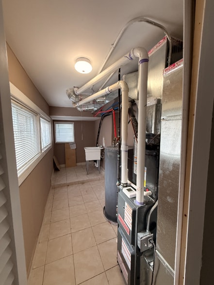 Building Photo - 24591 Valley Ave