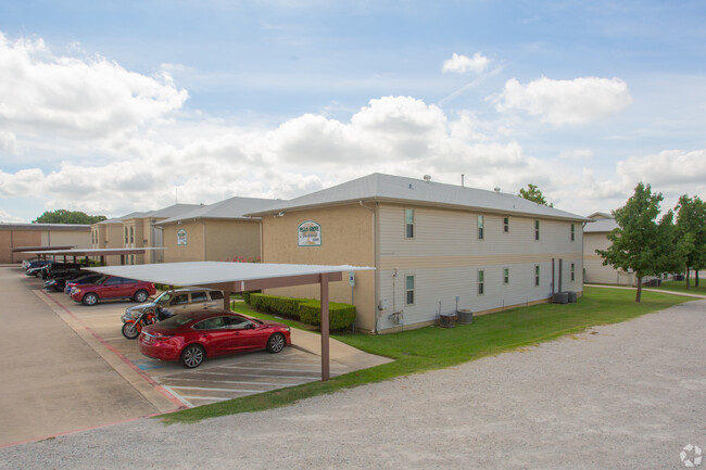 Building Photo - Pecan Grove - Studio