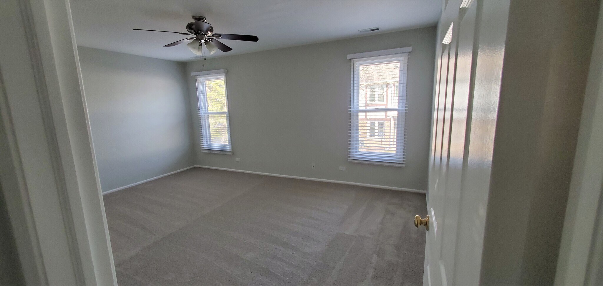 Building Photo - 1406 Clairmont Ct