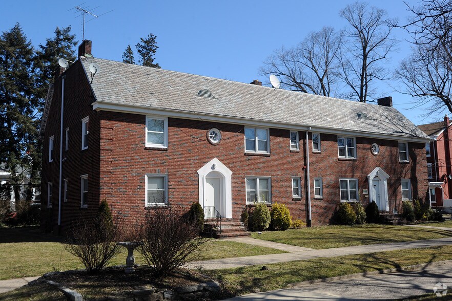 Grand Leiper Apartments - 4712 Leiper Street