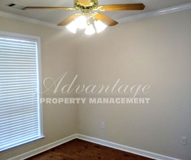 Building Photo - Very Nice Newly Renovated Home in Cordova