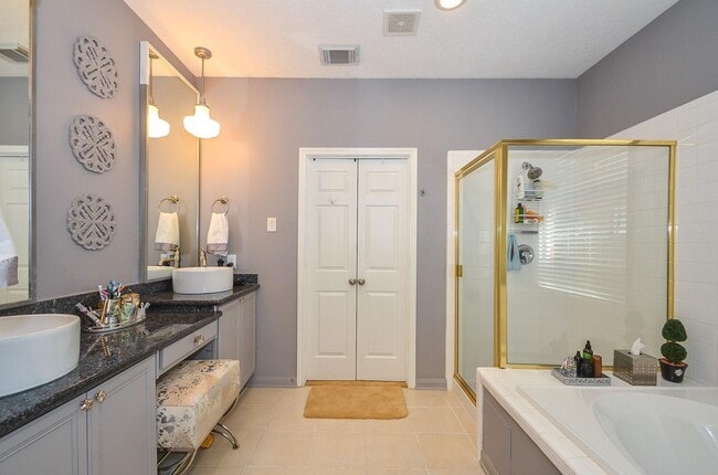 Building Photo - 12306 S Shadow Cove Dr