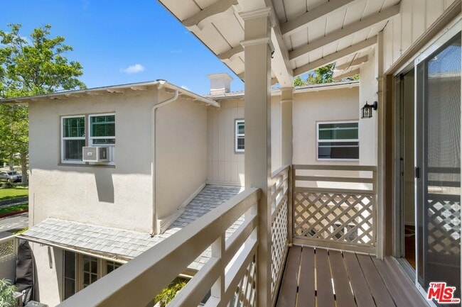 Building Photo - 9625 Charleville Blvd