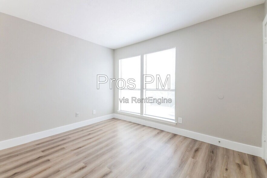 Building Photo - 14140 Haymeadow Dr
