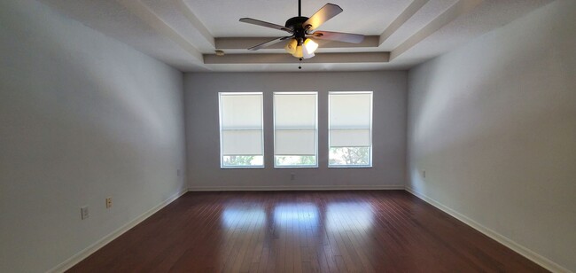 Building Photo - Gorgeous 4-Bedroom, 3-Bathroom Home in Tampa