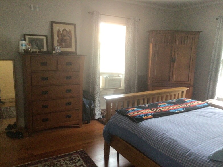 Building Photo - 1615 SE 37th Ave