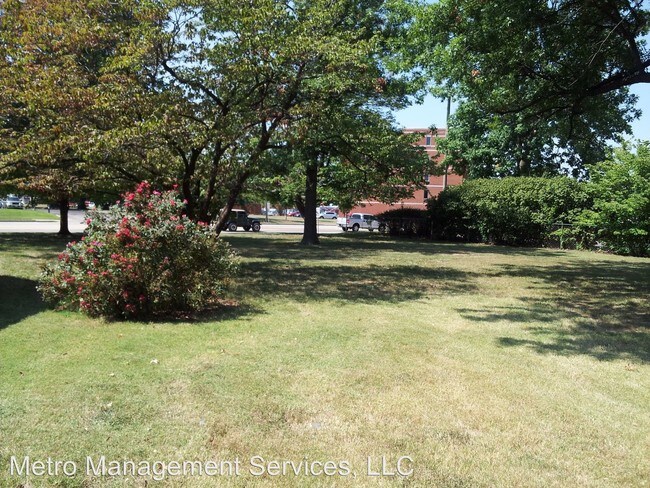 Building Photo - 4 br, 3 bath House - 3345 Newburg Road
