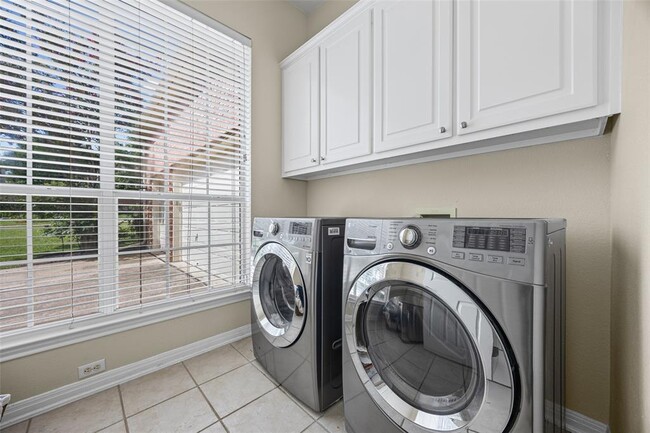Building Photo - 10648 Bramblecrest Dr